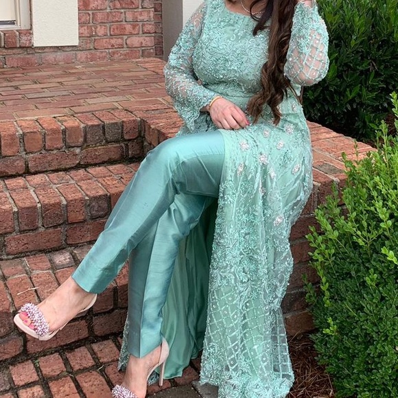 Maxi - Picture 3 of 4